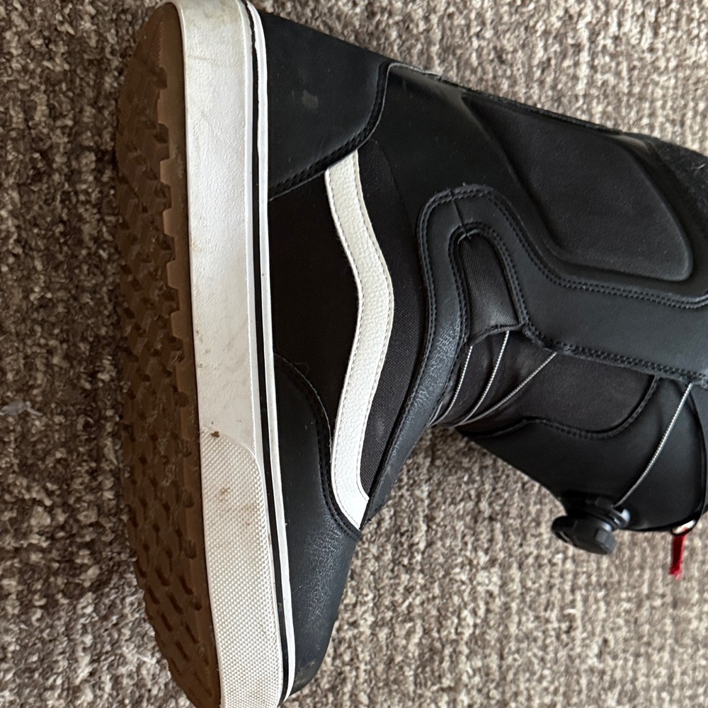 Vans Aura OG Black Snowboard Boots - Picture 8 of 14